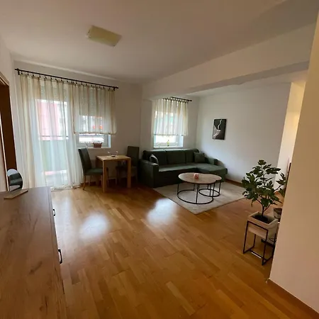 3br - Views - Free Parking - Near Eurovea And Aupark Апартаменти Братислава