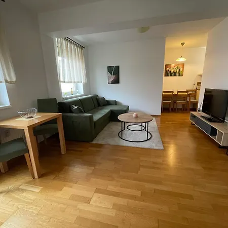 公寓 3br - Views - Free Parking - Near Eurovea And Aupark *
