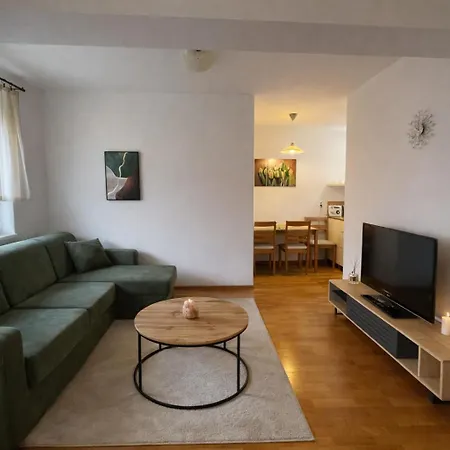 شقة 3br - Views - Free Parking - Near Eurovea And Aupark *