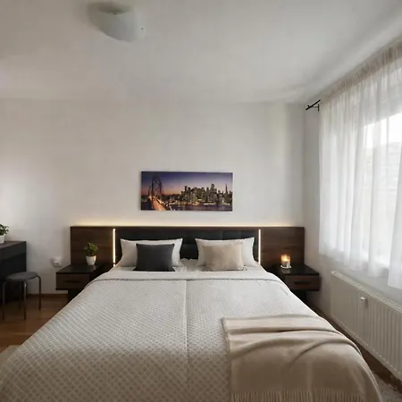 3br - Views - Free Parking - Near Eurovea And Aupark *