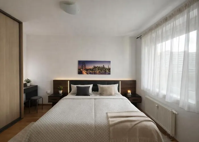 3br - Views - Free Parking - Near Eurovea And Aupark *